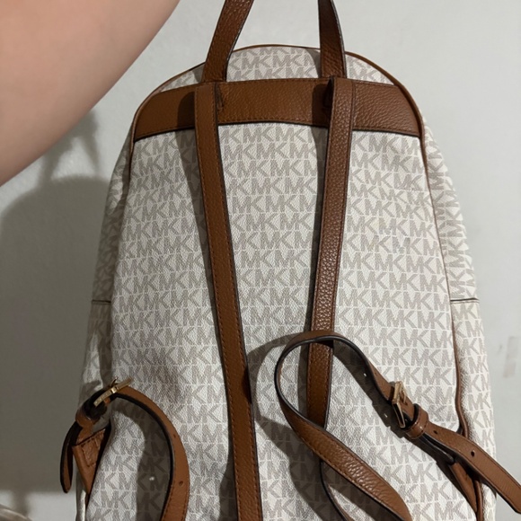 Michael kors backpack - Picture 2 of 3